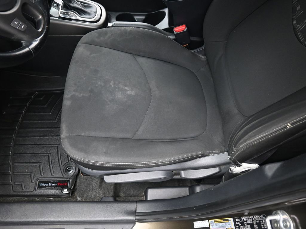 Used 2013 Kia Soul + image 10