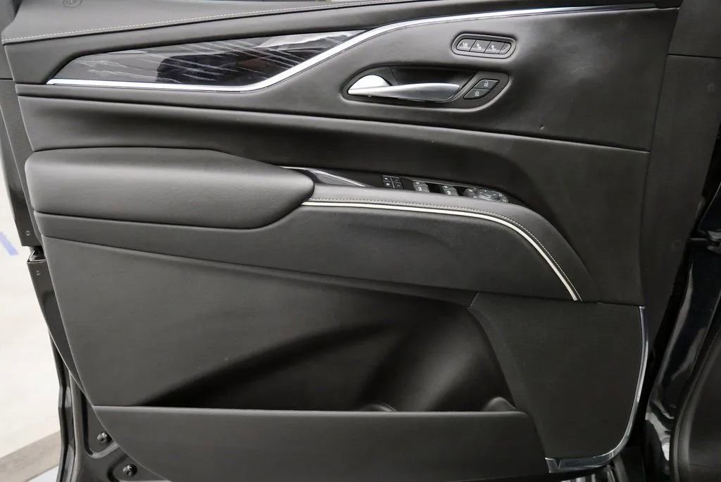 Used 2023 Cadillac Escalade V image 13