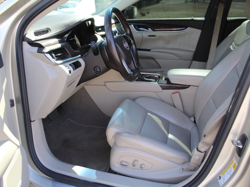 Used 2015 Cadillac XTS Luxury w/ Driver Awareness Package image 3