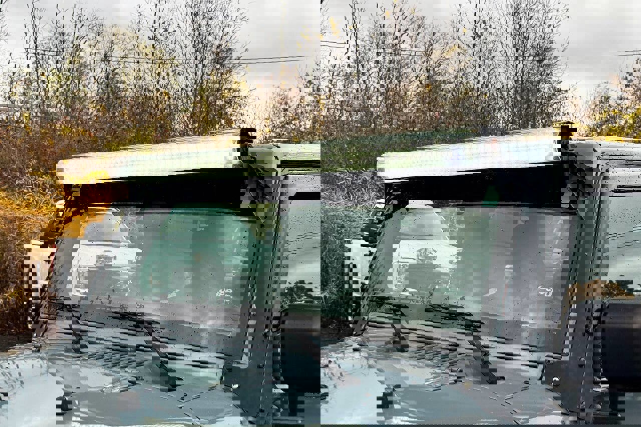 Used 2015 Jeep Wrangler Unlimited Sahara w/ Connectivity Group image 4