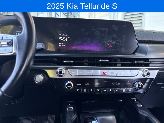 Used 2025 Kia Telluride S AWD/4WD image 17