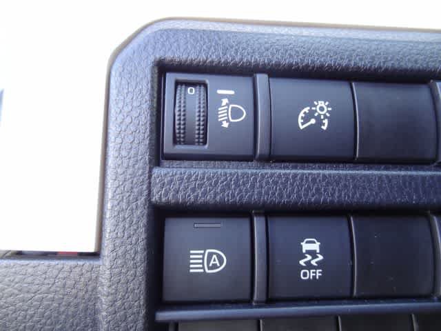 Used 2024 Toyota Tacoma TRD Off-Road AWD/4WD image 15