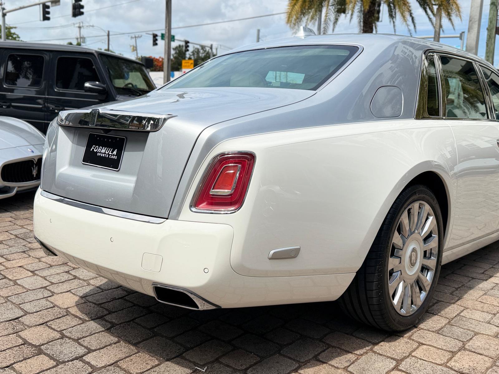 Used 2019 Rolls-Royce Phantom Sedan RWD image 12