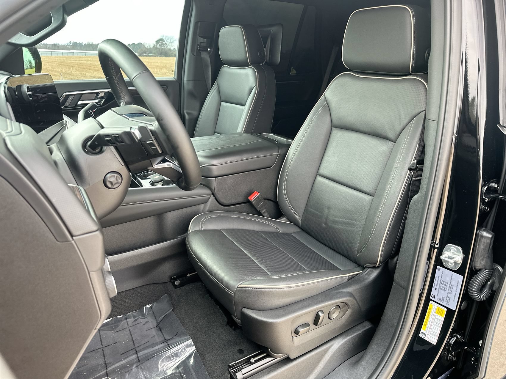 Used 2025 Chevrolet Tahoe Premier RWD image 11