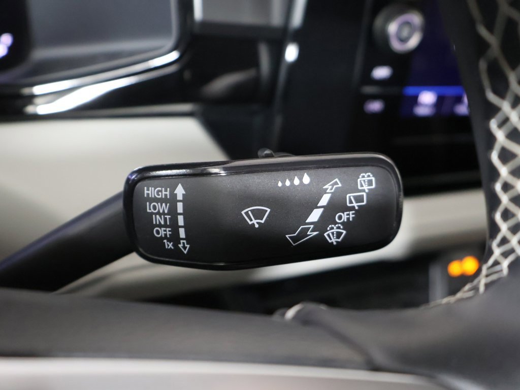 Used 2025 Volkswagen Taos S image 40