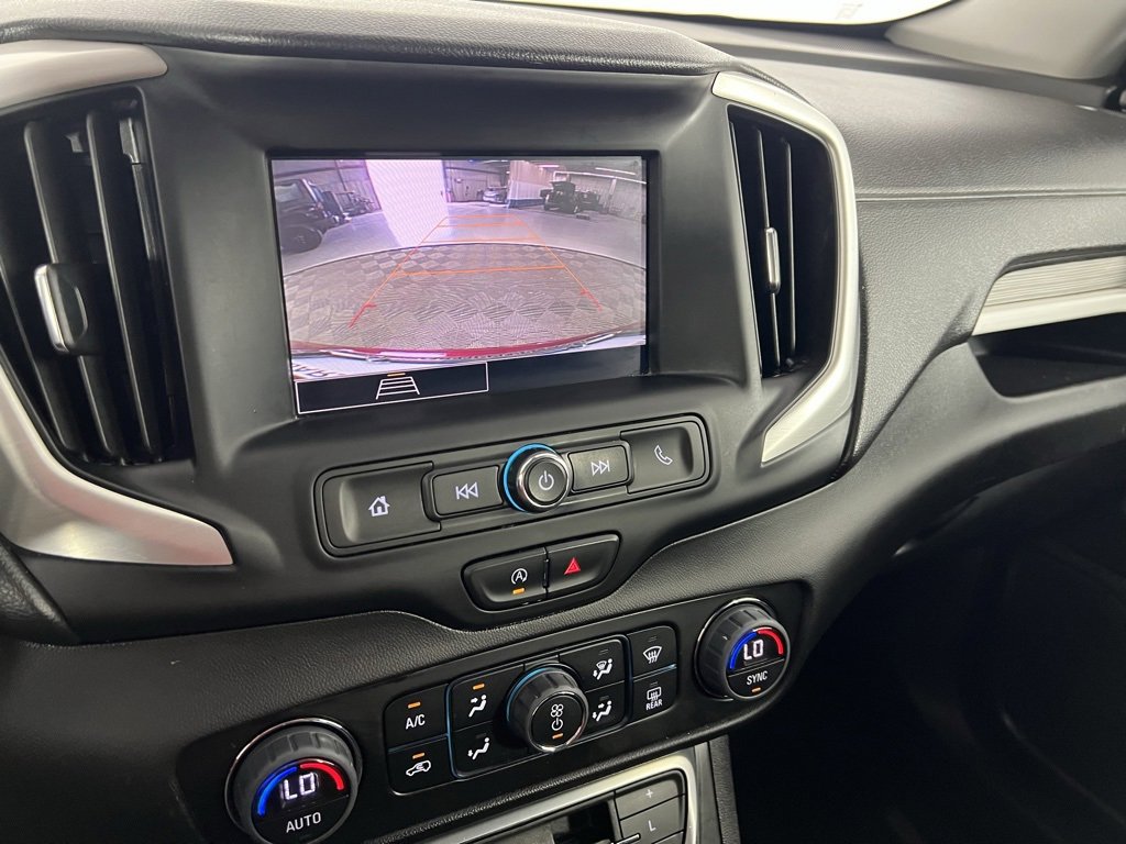 Used 2024 GMC Terrain SLE w/ Driver Convenience Package image 23