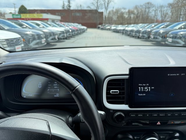 Used 2023 Hyundai Venue Limited w/ Cargo Package image 33