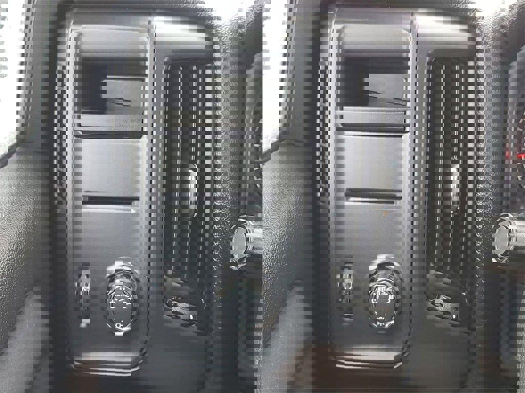 Used 2018 Chevrolet Silverado 1500 Custom w/ Custom Value Package image 16