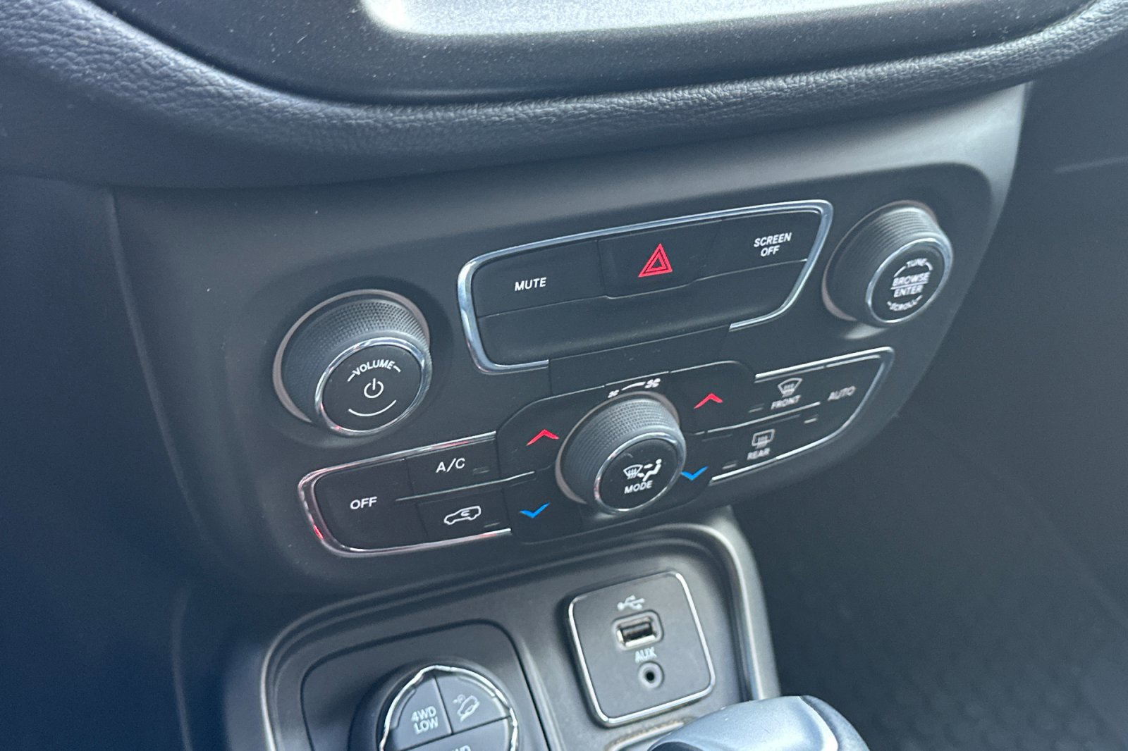 Used 2018 Jeep Compass Trailhawk image 31