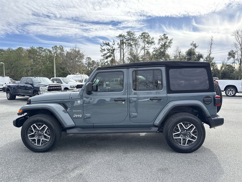 Used 2024 Jeep Wrangler Sahara image 6