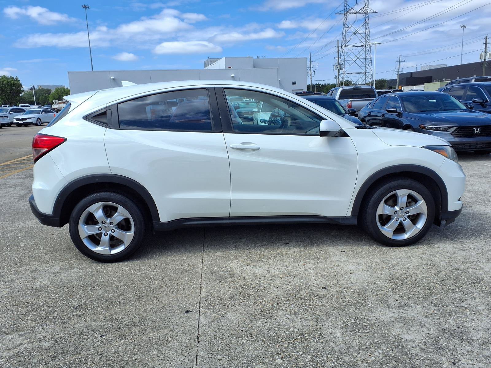 Used 2016 Honda HR-V LX image 24