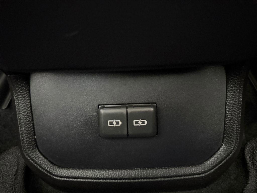 Used 2022 Toyota Highlander XLE FWD image 36