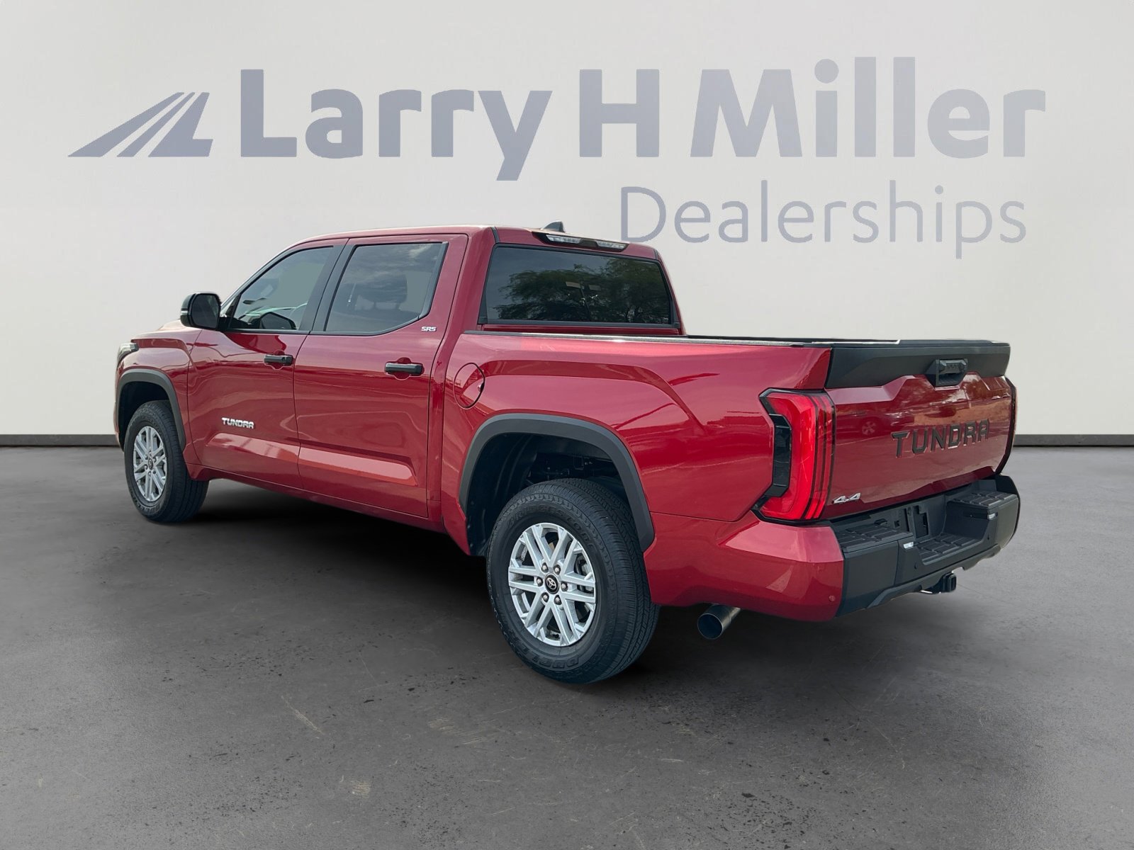 Certified 2025 Toyota Tundra SR5 AWD/4WD image 3