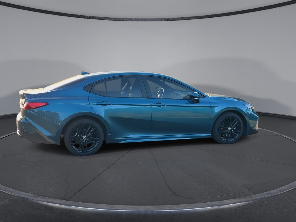 Used 2025 Toyota Camry SE FWD image 9