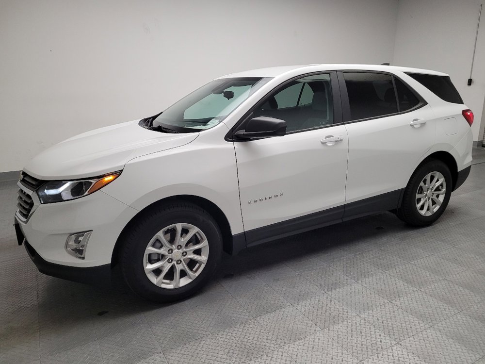 Used 2020 Chevrolet Equinox LS w/ LS Convenience Package image 2