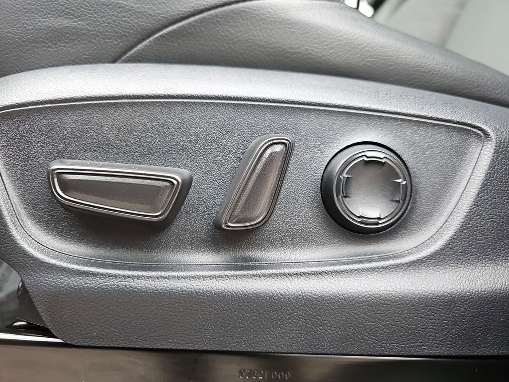 Used 2024 Toyota Tacoma TRD Sport w/ TRD Sport Premium Package image 34