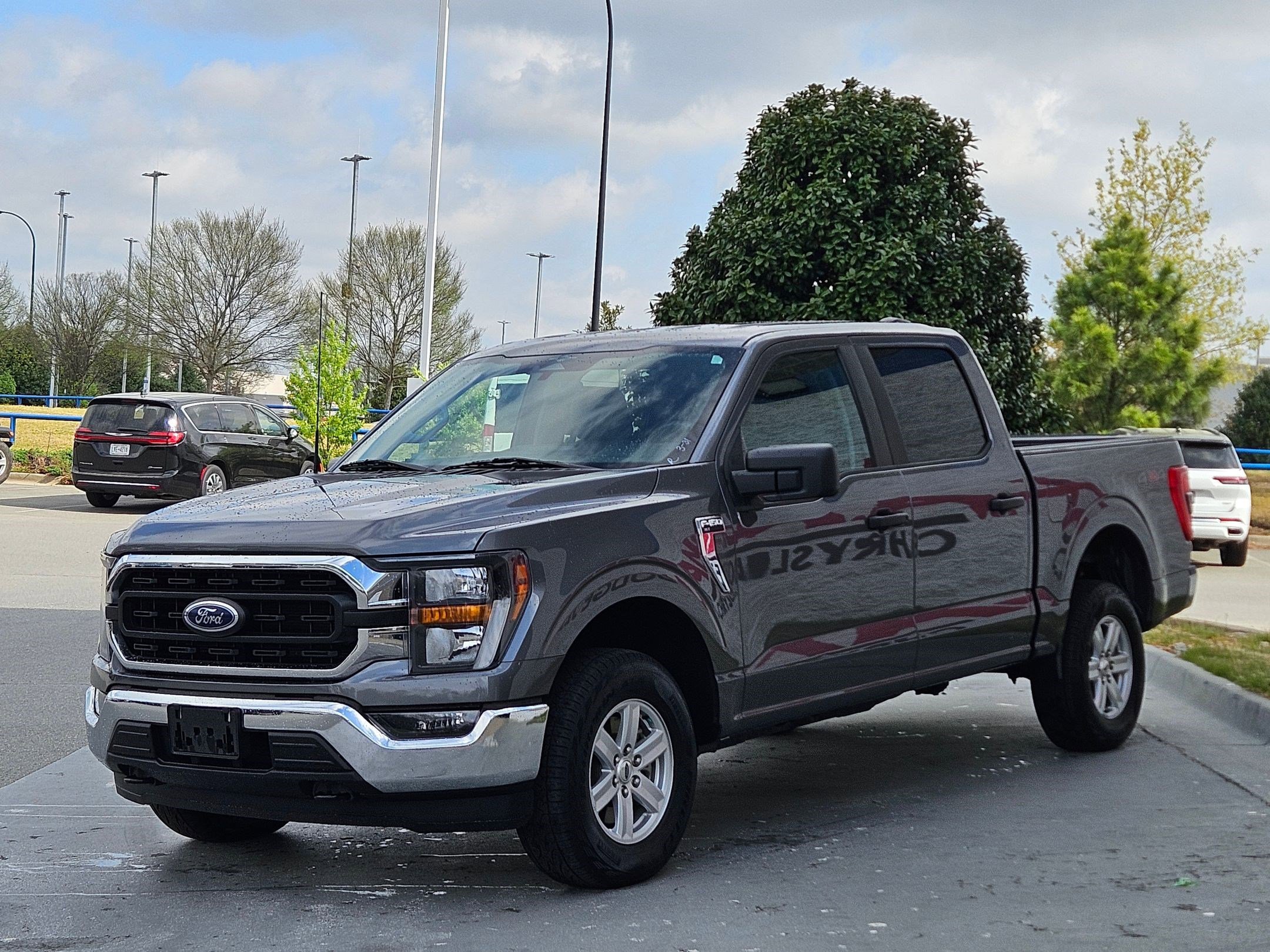 Used 2023 Ford F150 XLT AWD/4WD image 3