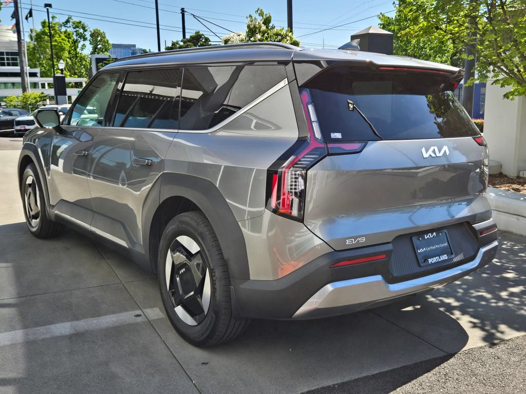 Certified 2024 Kia EV9 Wind AWD/4WD image 7