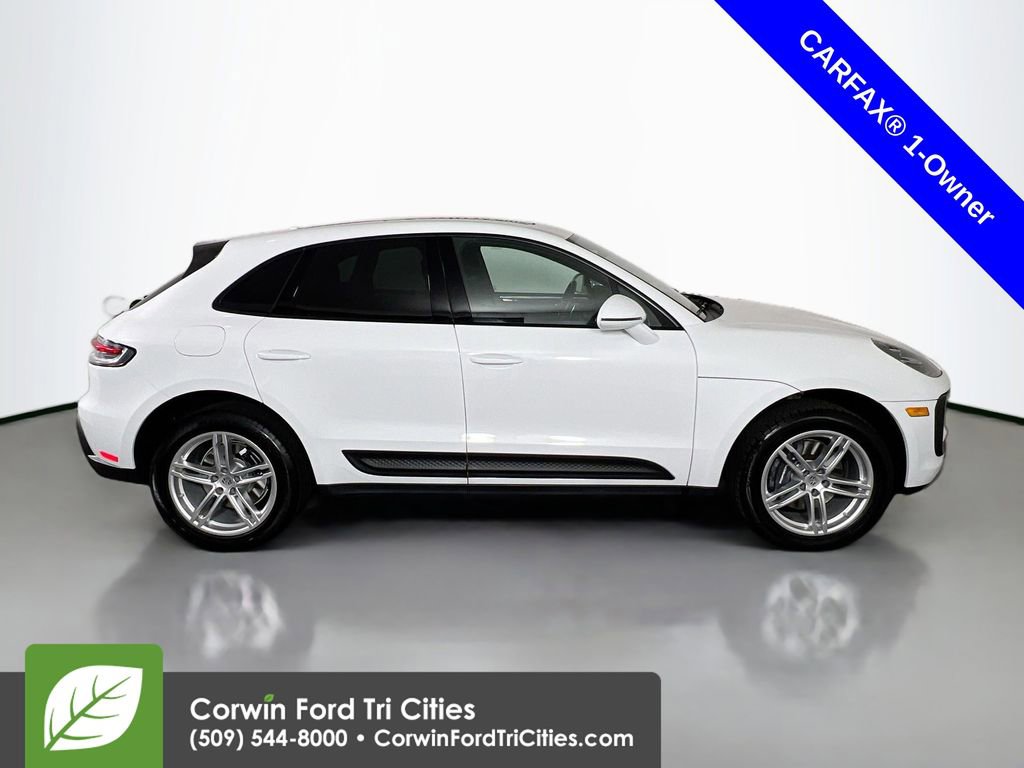 Used 2024 Porsche Macan image 17