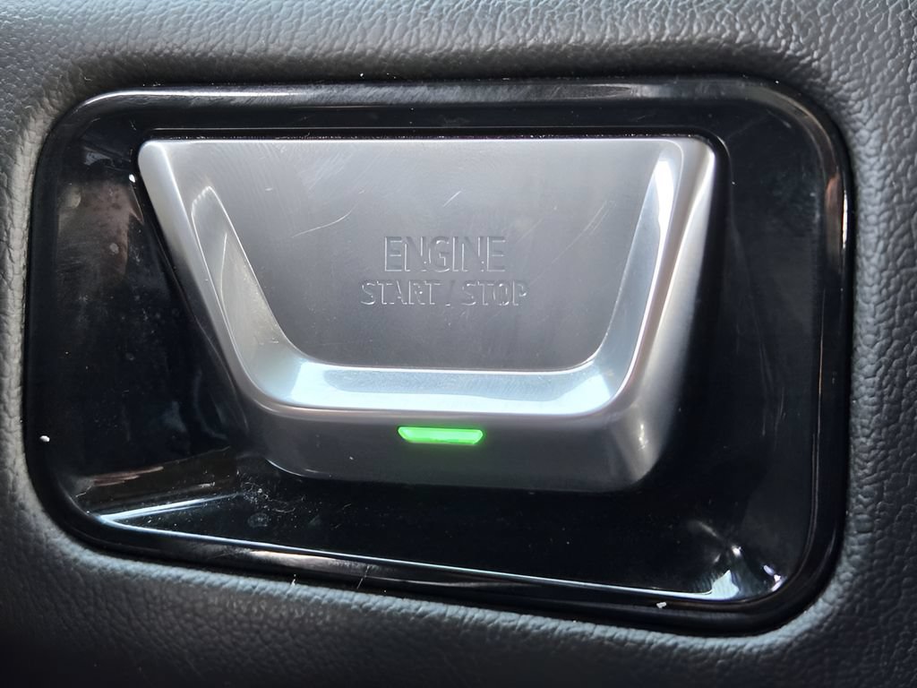 Used 2025 GMC Yukon Denali AWD/4WD image 19