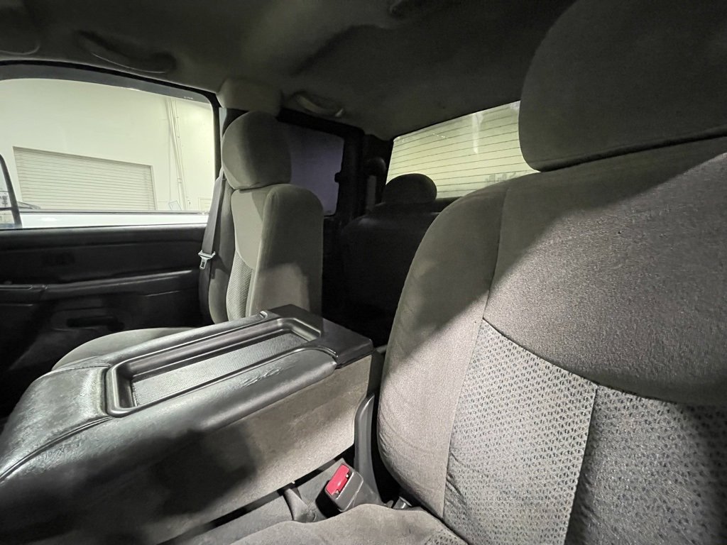 Used 2007 Chevrolet Silverado 2500 LT w/ Heavy-Duty Power Package image 17