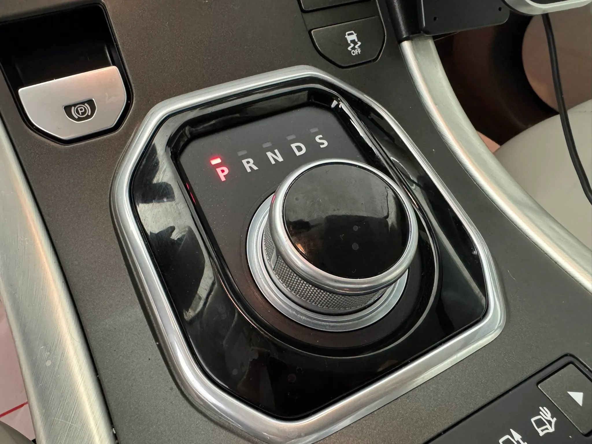 Used 2013 Land Rover Range Rover Evoque Prestige image 23