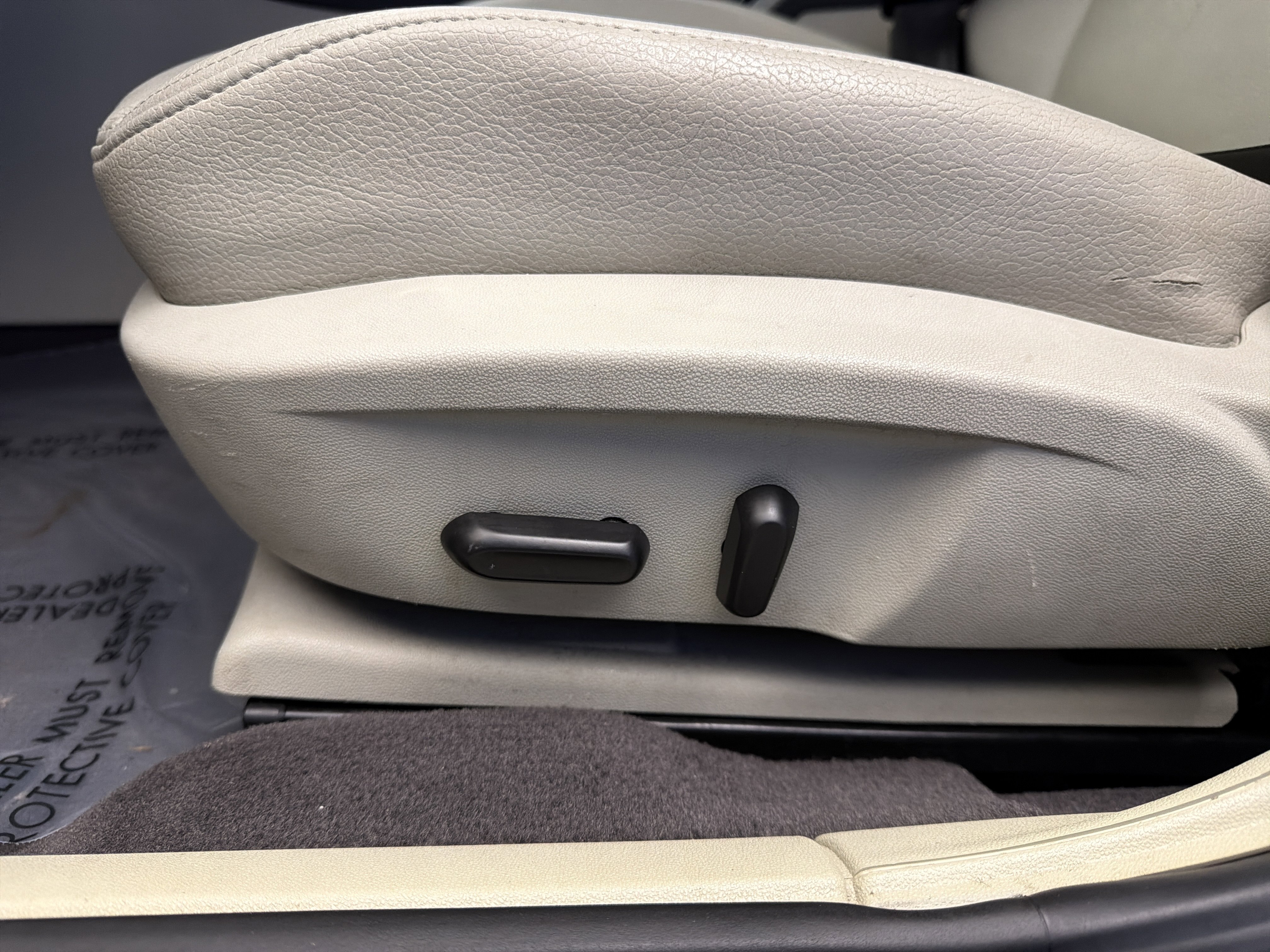 Used 2009 Saab 9-3 2.0T w/ Cold Weather Package image 12