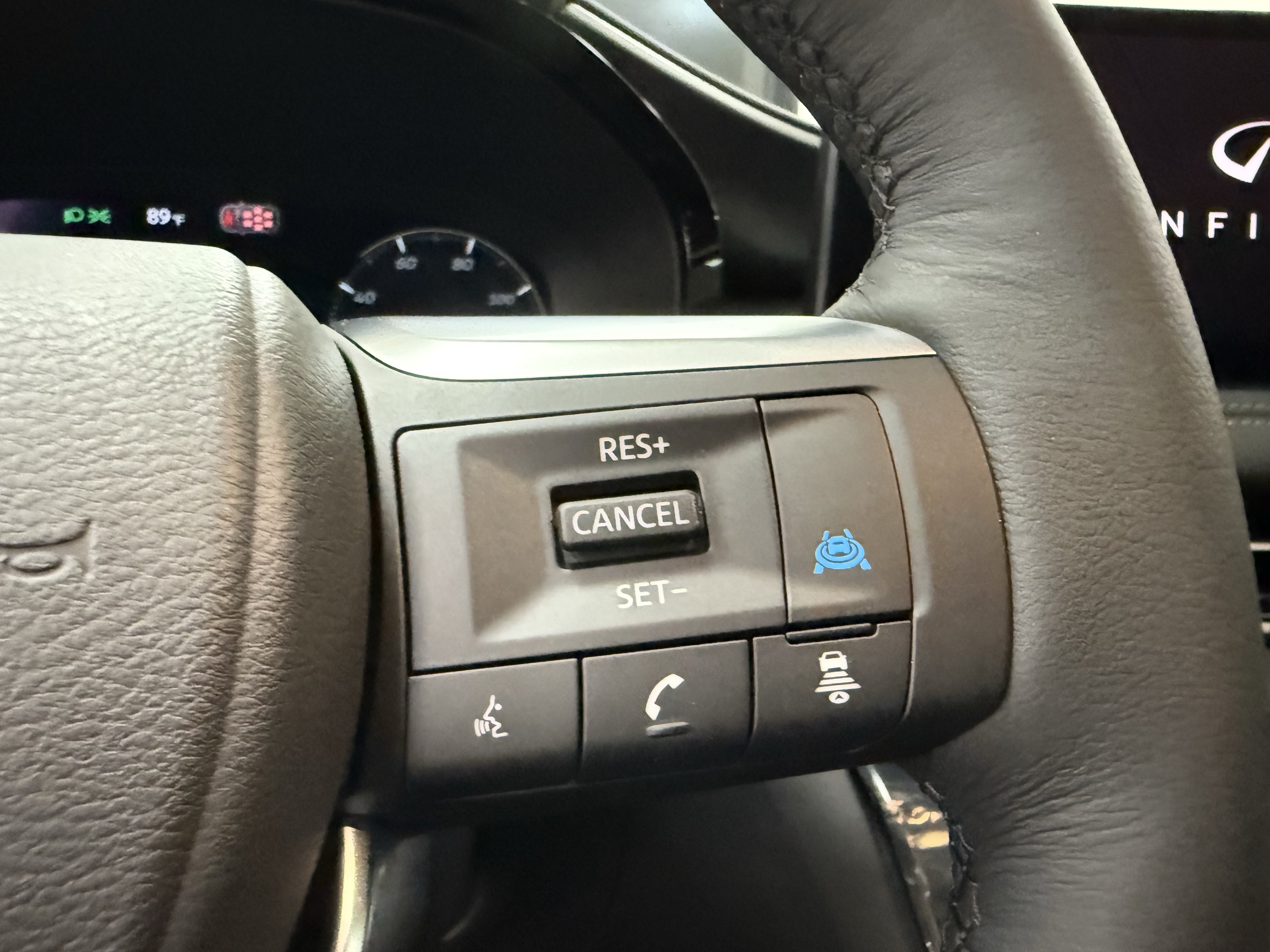 Certified 2027 INFINITI QX60 Luxe w/ Family Package FWD image 19