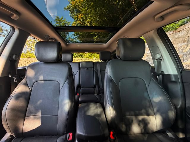 Used 2023 Hyundai Santa Fe SEL w/ Premium Package FWD image 30