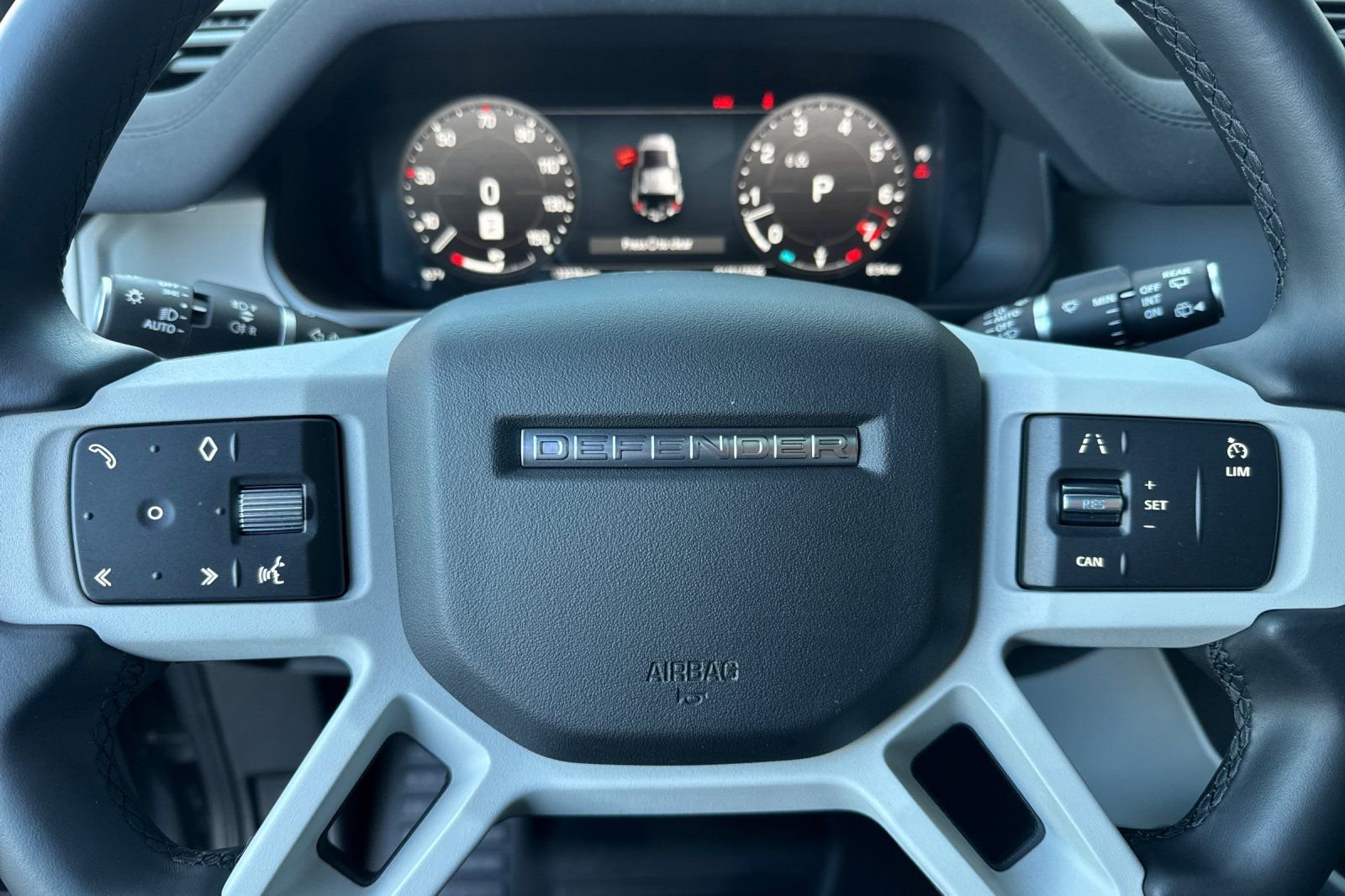 Used 2023 Land Rover Defender 110 X-Dynamic SE image 27