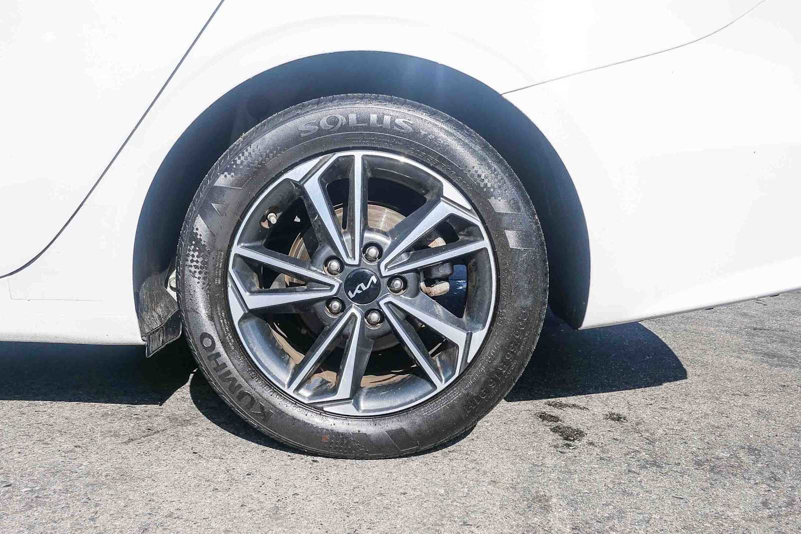 Used 2023 Kia Forte LXS w/ LXS Technology Package image 8