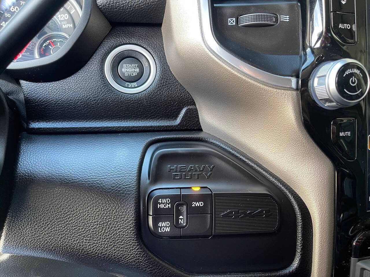 Used 2024 RAM 2500 Laramie w/ Safety Group AWD/4WD image 11