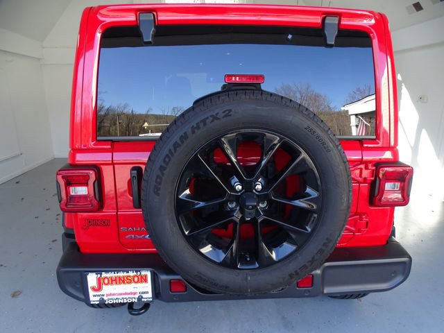 Certified 2025 Jeep Wrangler Unlimited Sahara w/ Safety Group image 19
