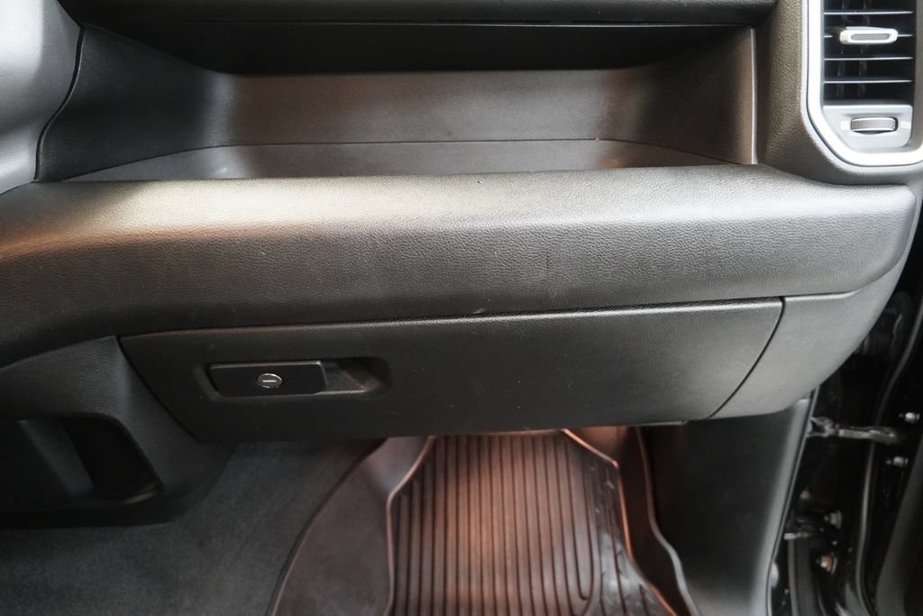 Used 2019 RAM 1500 Big Horn AWD/4WD image 39