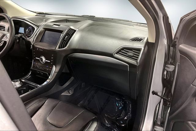 Used 2020 Ford Edge Titanium w/ Equipment Group 301A image 27