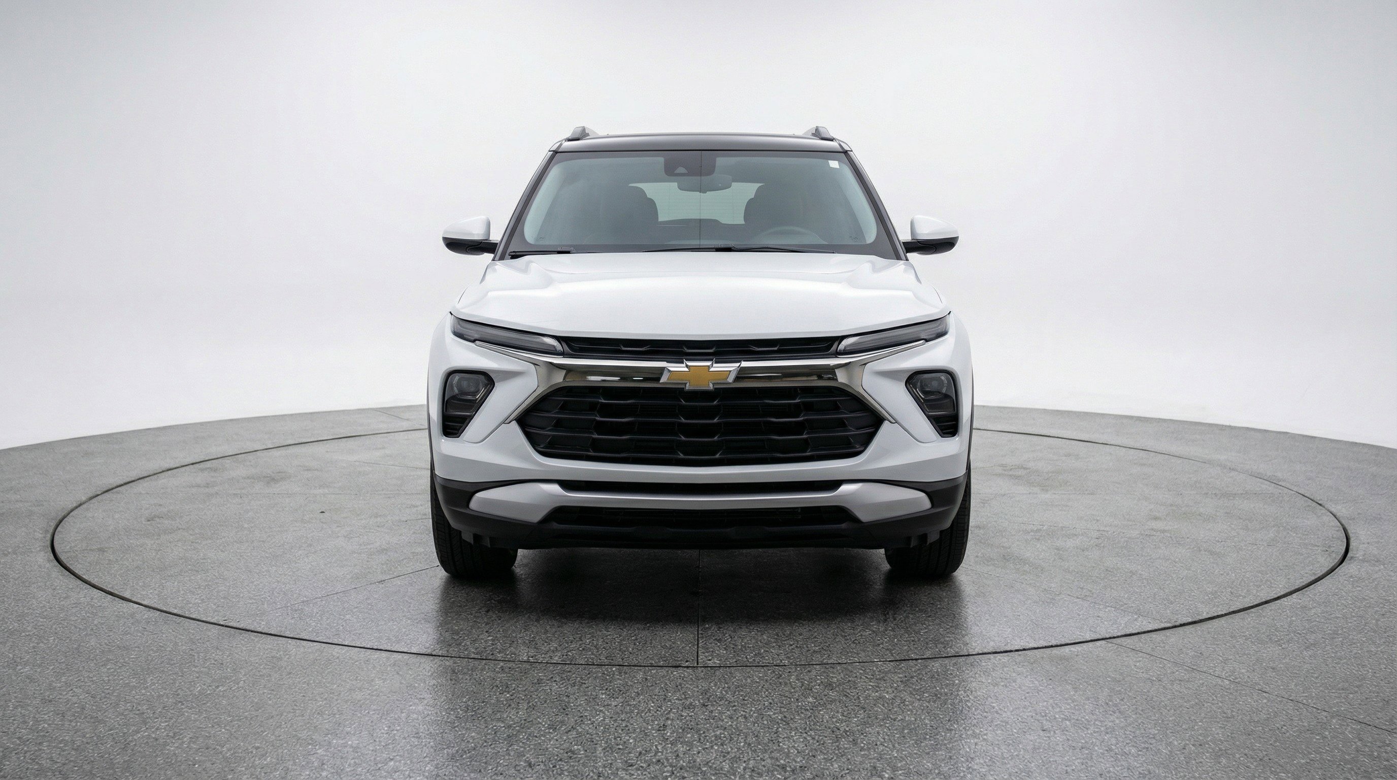 Used 2025 Chevrolet TrailBlazer LT image 2