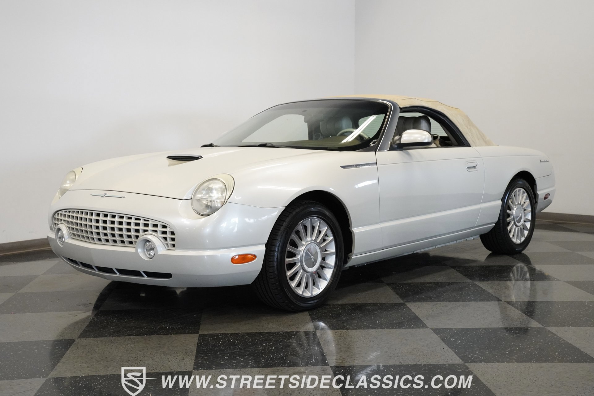Used 2005 Ford Thunderbird 50th Anniversary image 8