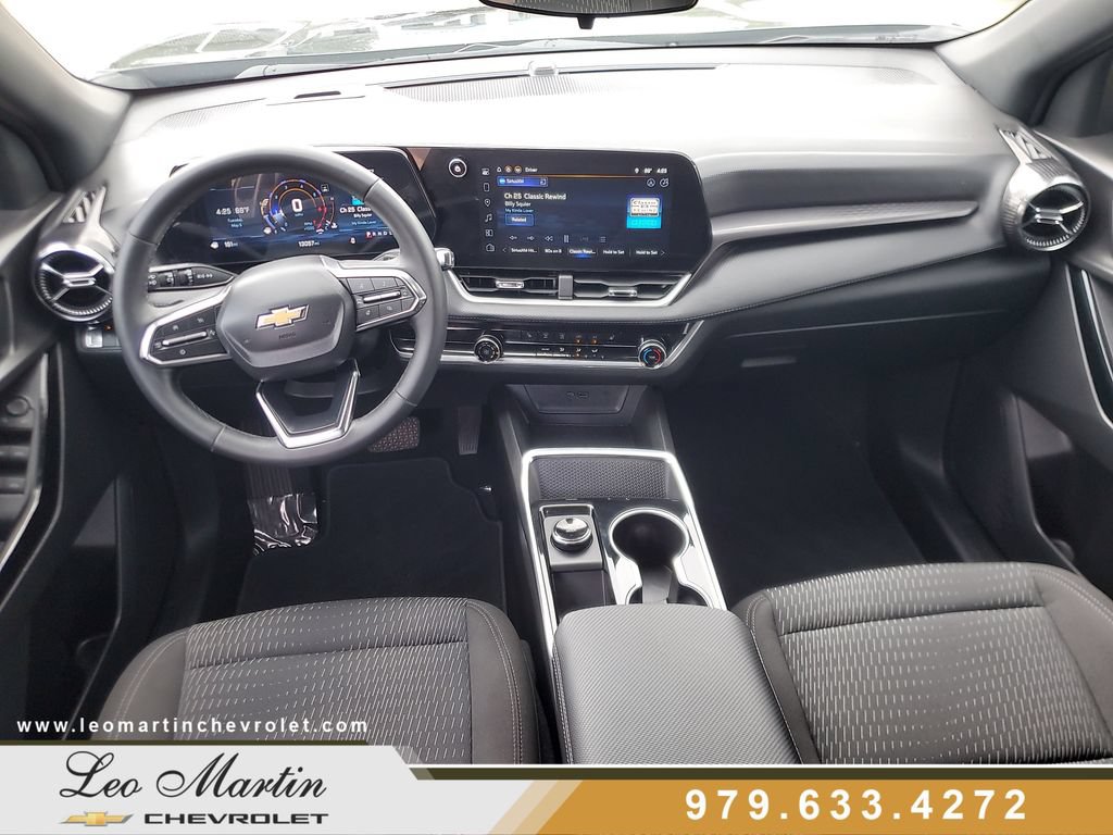 Used 2026 Chevrolet Equinox LT FWD image 2