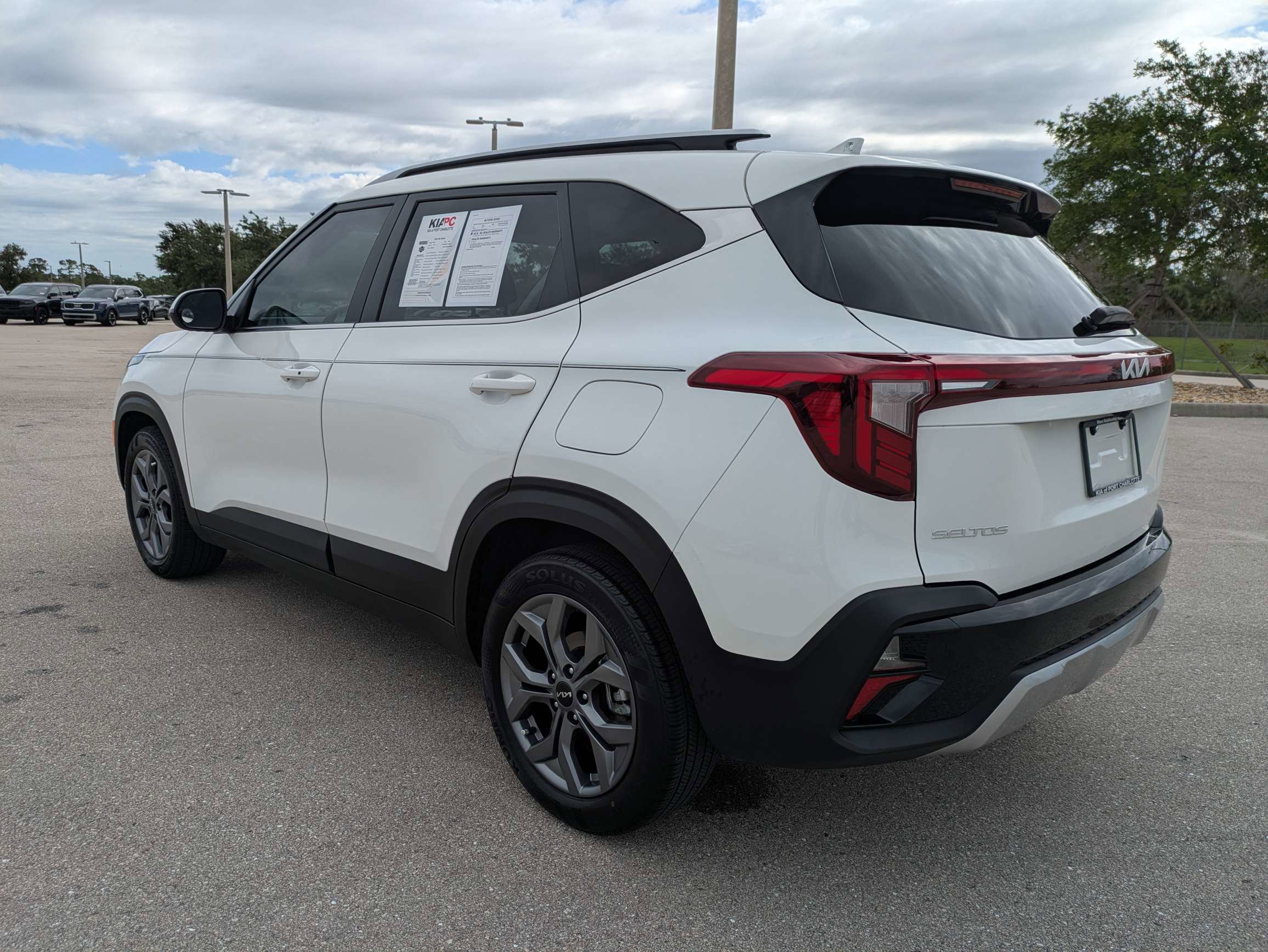 Certified 2024 Kia Seltos S FWD image 7