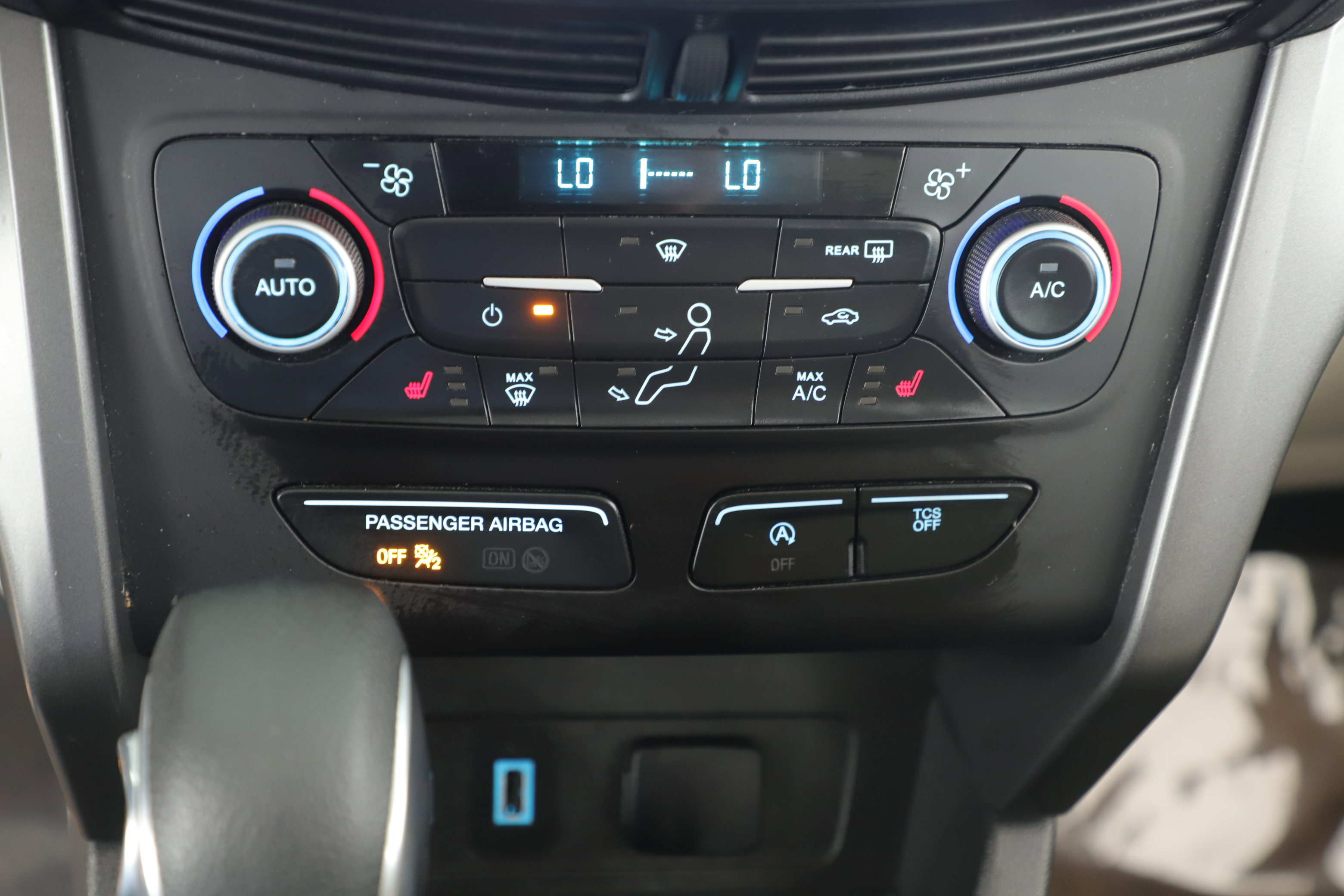 Used 2019 Ford Escape SE image 15