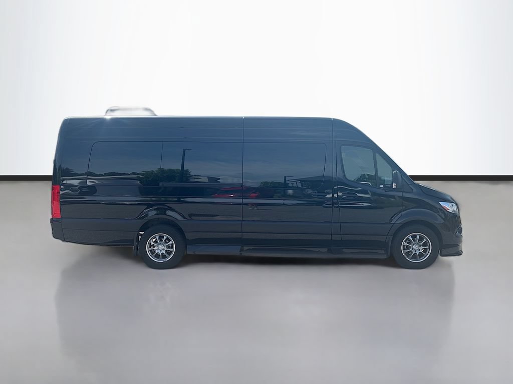 Used 2022 Mercedes-Benz Sprinter 2500 image 2