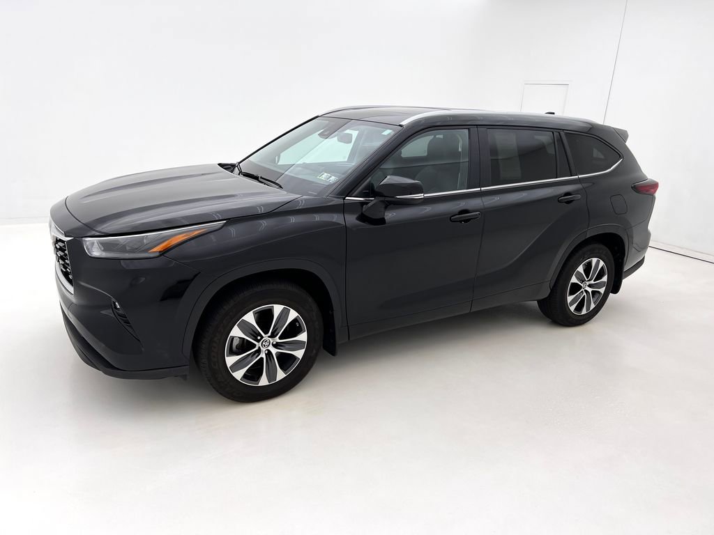 Used 2024 Toyota Highlander XLE image 5