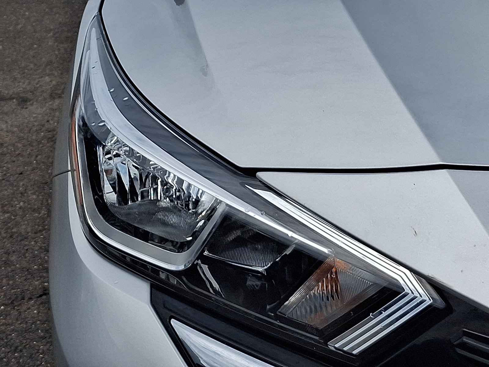 Used 2023 Nissan Versa S w/ Trunk Package FWD image 10