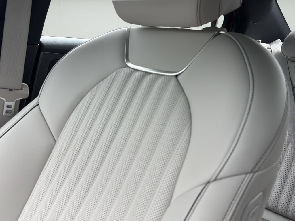 Certified 2025 Genesis G70 2.5T w/ Sport Prestige Package AWD/4WD image 41