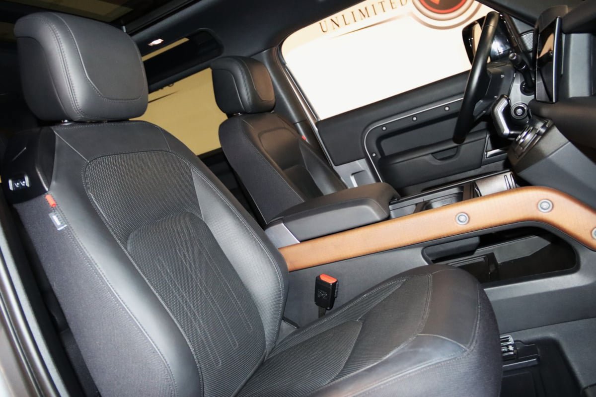 Used 2023 Land Rover Defender 90 X AWD/4WD image 63