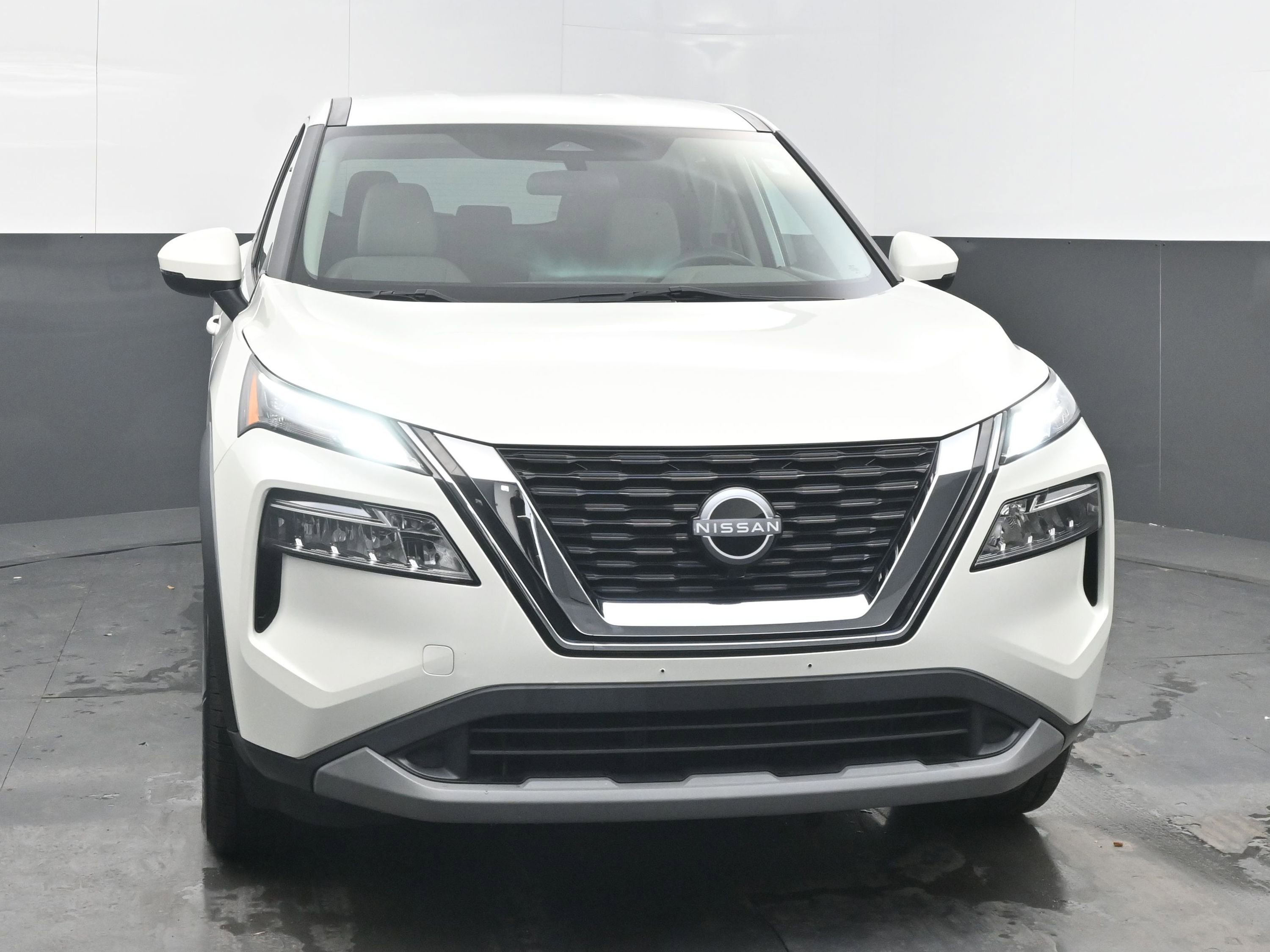 Certified 2023 Nissan Rogue SV image 2