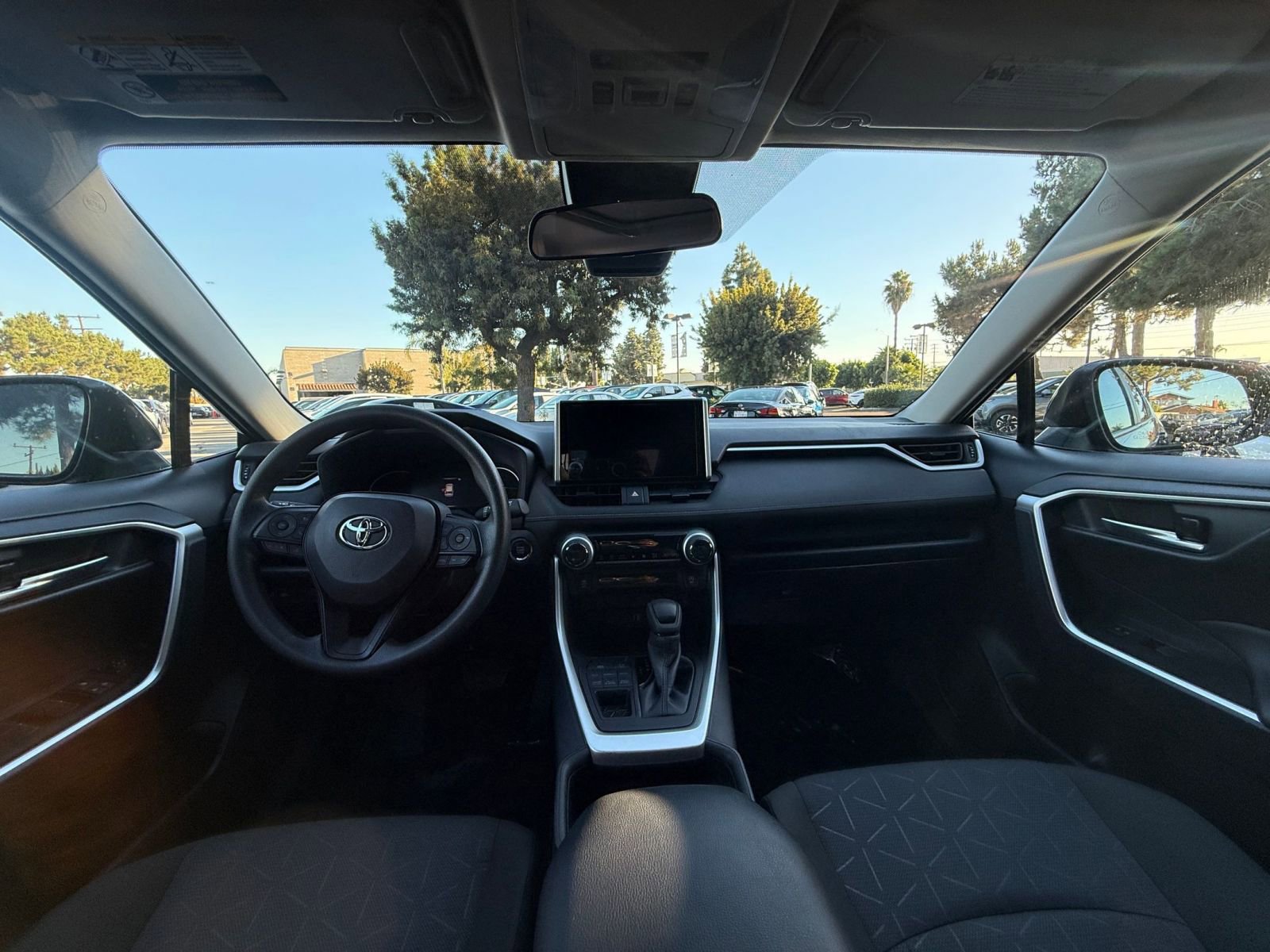 Used 2025 Toyota RAV4 XLE image 30