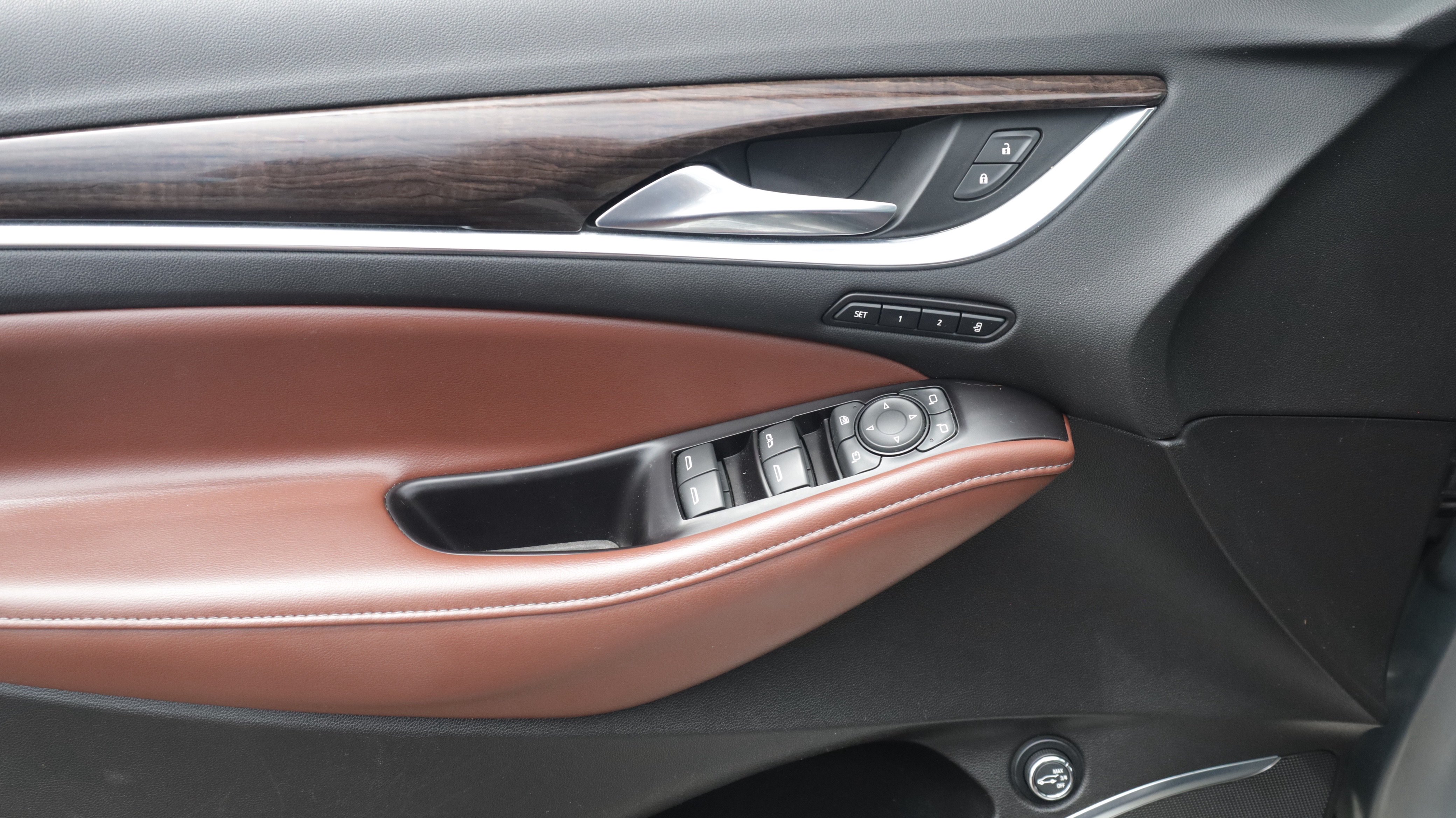 Used 2019 Buick Enclave Avenir w/ Avenir Technology Package AWD/4WD image 25