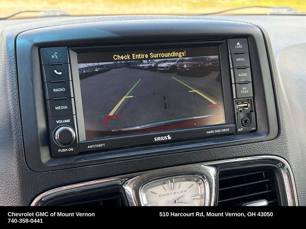 Used 2013 Chrysler Town & Country Touring FWD image 23