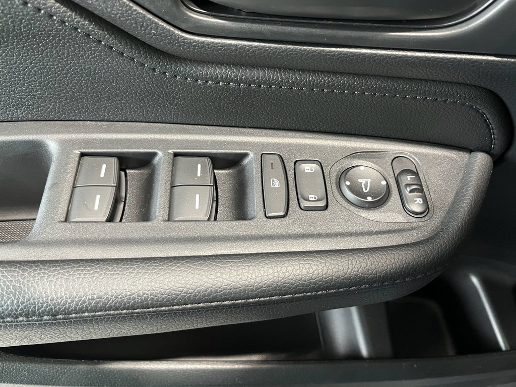 Used 2025 Honda Odyssey Sport-L image 31